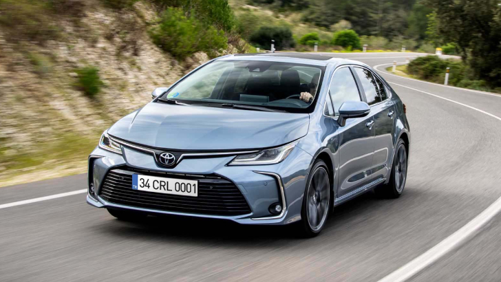 Toyota Corolla Sedan’a Yeni Motor Seçeneği